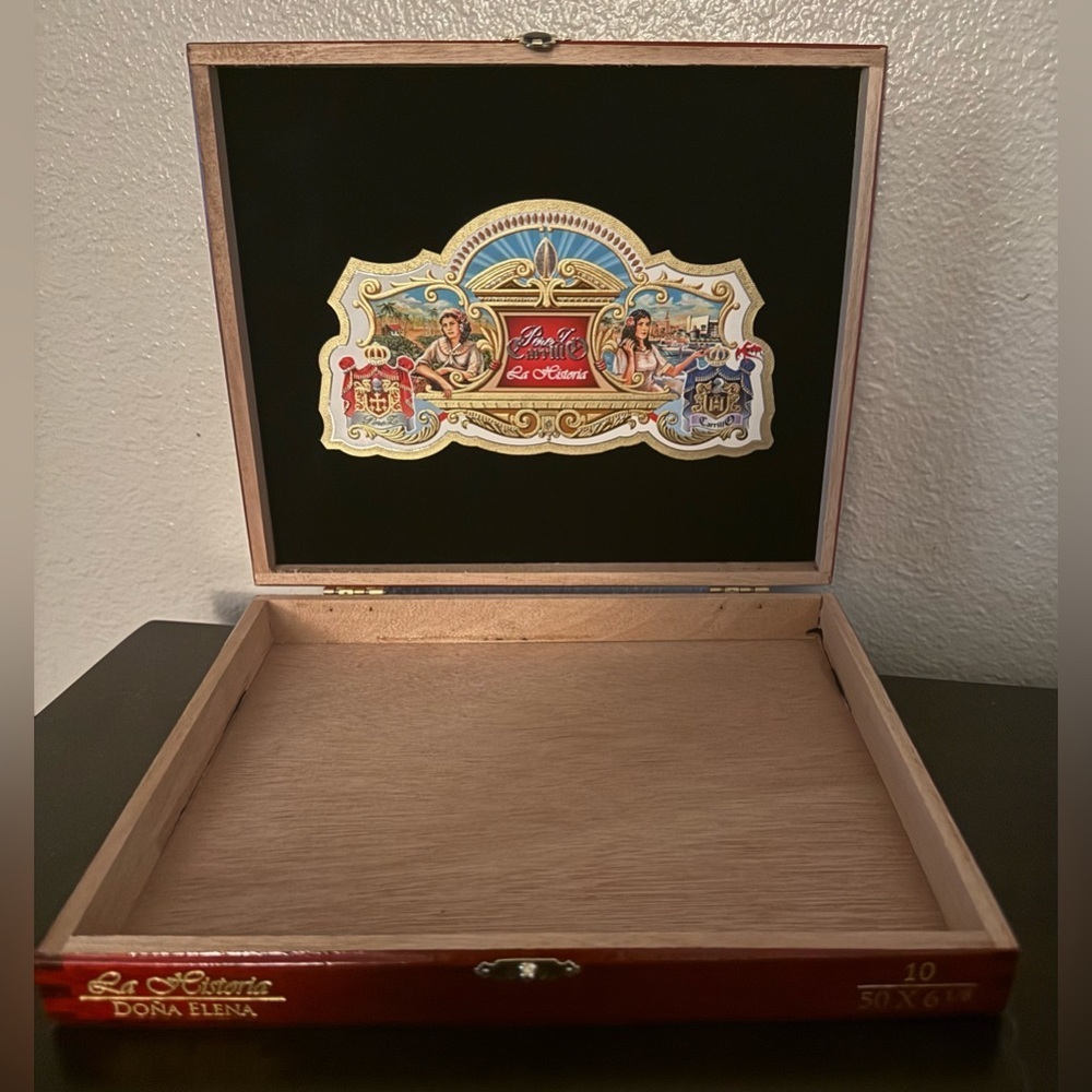 Ernesto Perez Carrillo La Historia Dona Elena Empty Cedar Cigar Box - Picture 4 of 7